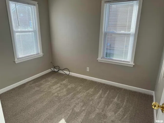 $850 | 3637 Johnson Avenue, Davenport, IA 52802