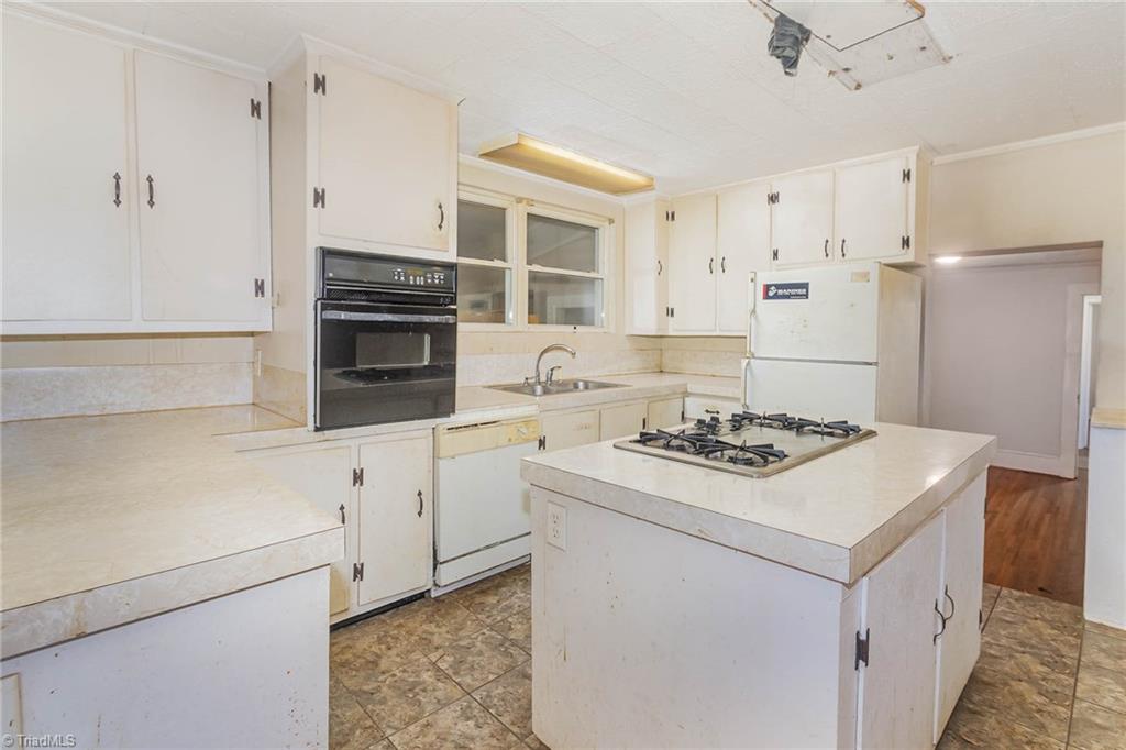 708 Stokesburg Road Walnut Cove, NC 27052 - Photo 8 of 28 Gallery Image 8