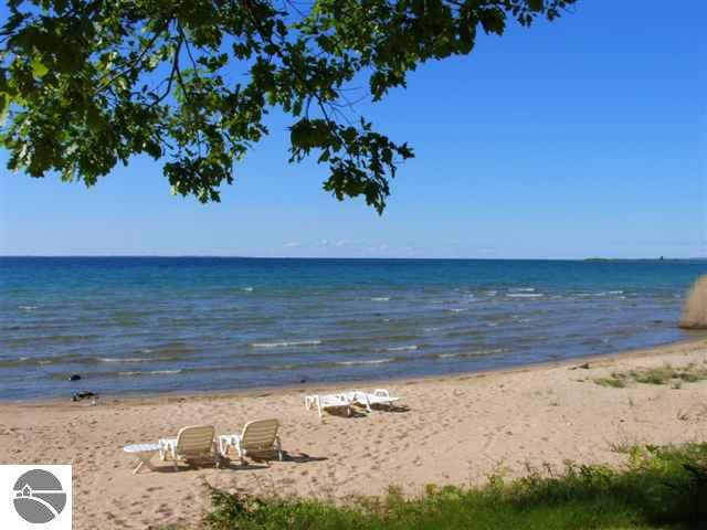 19963 Center Road Traverse City, MI 49686 - Photo 6 of 27 1737447-5.JPG