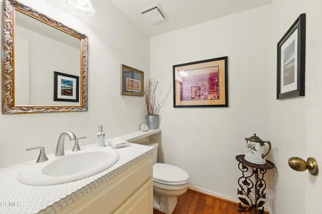 $735,000 | 18751 Hatteras Street, Unit 13, Tarzana, CA 91356