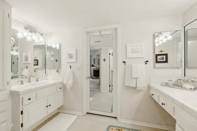 $735,000 | 18751 Hatteras Street, Unit 13, Tarzana, CA 91356