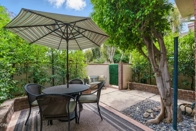 $735,000 | 18751 Hatteras Street, Unit 13, Tarzana, CA 91356