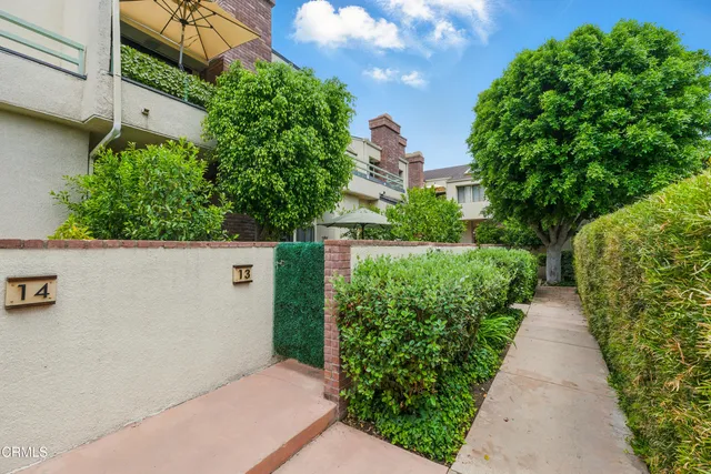 $735,000 | 18751 Hatteras Street, Unit 13, Tarzana, CA 91356