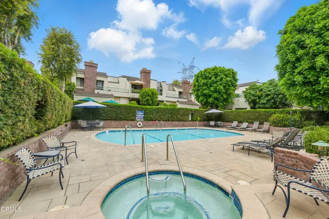 $735,000 | 18751 Hatteras Street, Unit 13, Tarzana, CA 91356