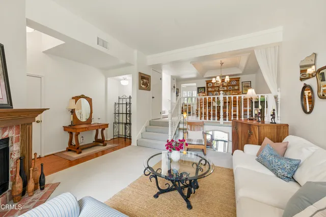 $735,000 | 18751 Hatteras Street, Unit 13, Tarzana, CA 91356