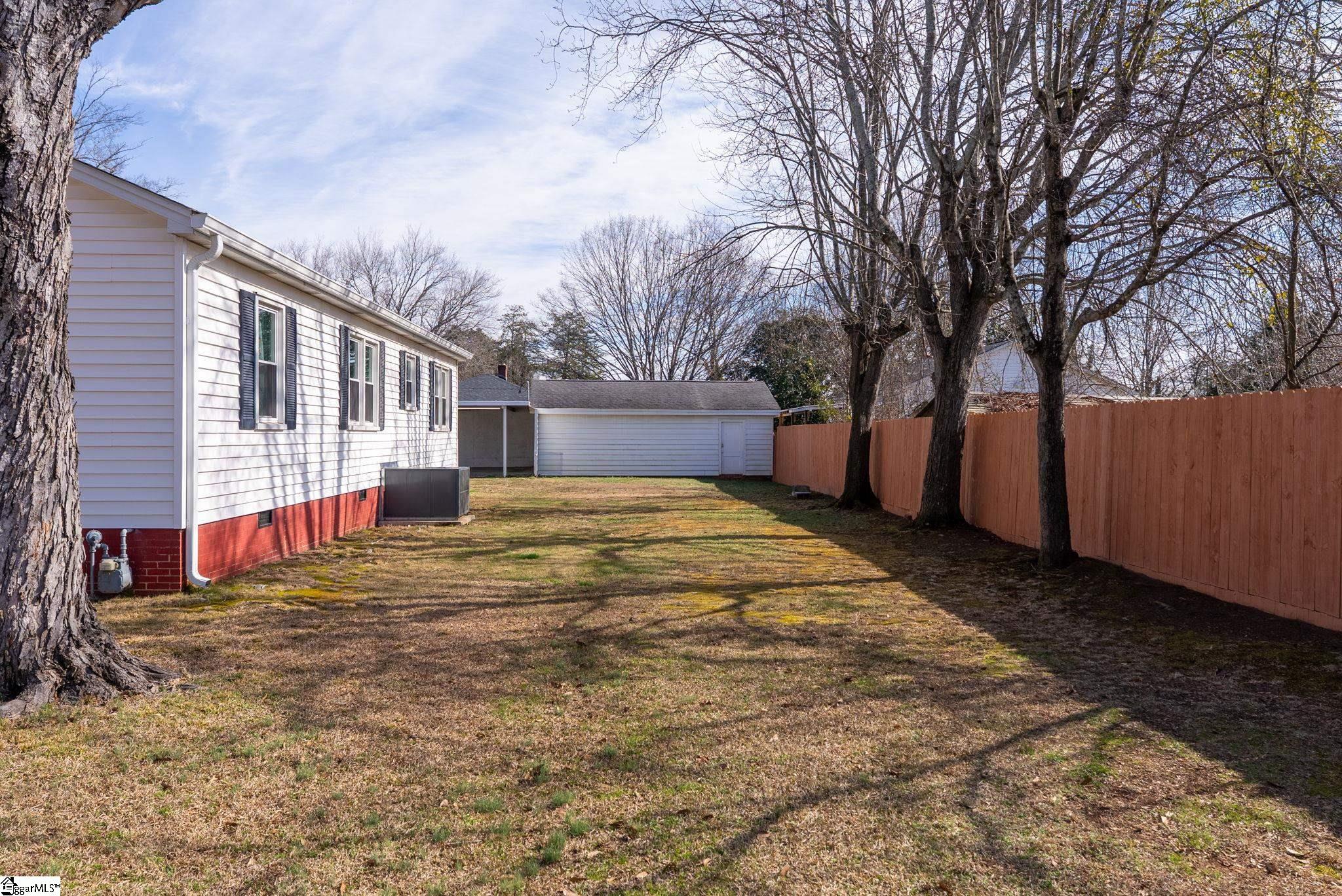 200 Oates Avenue Easley, SC 29640 - Photo 32 of 34
