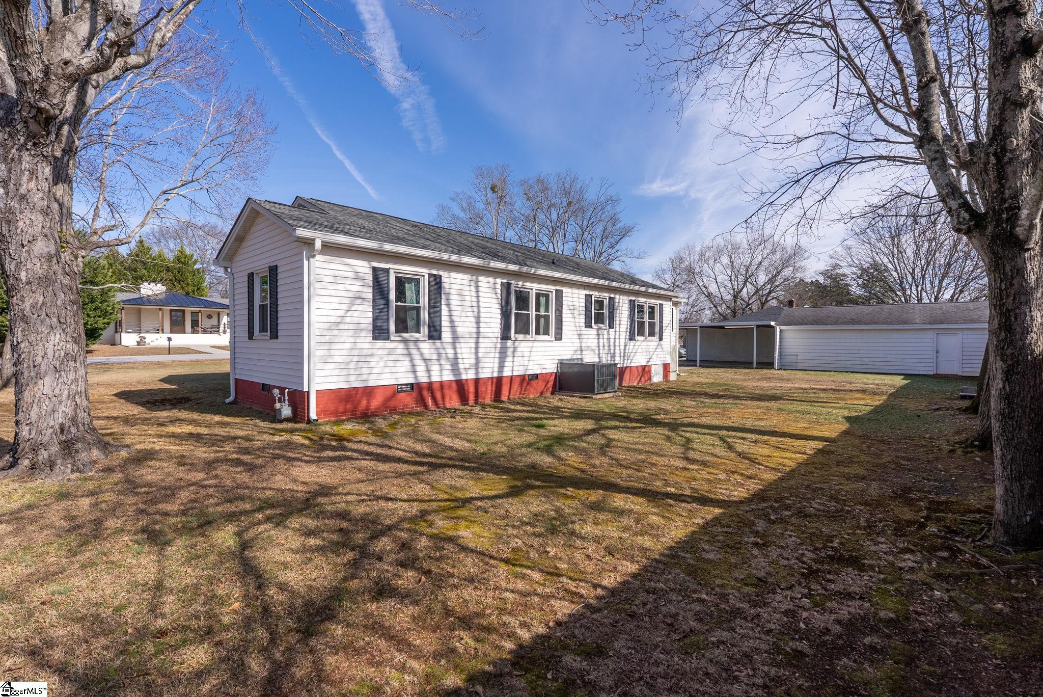 200 Oates Avenue Easley, SC 29640 - Photo 33 of 34