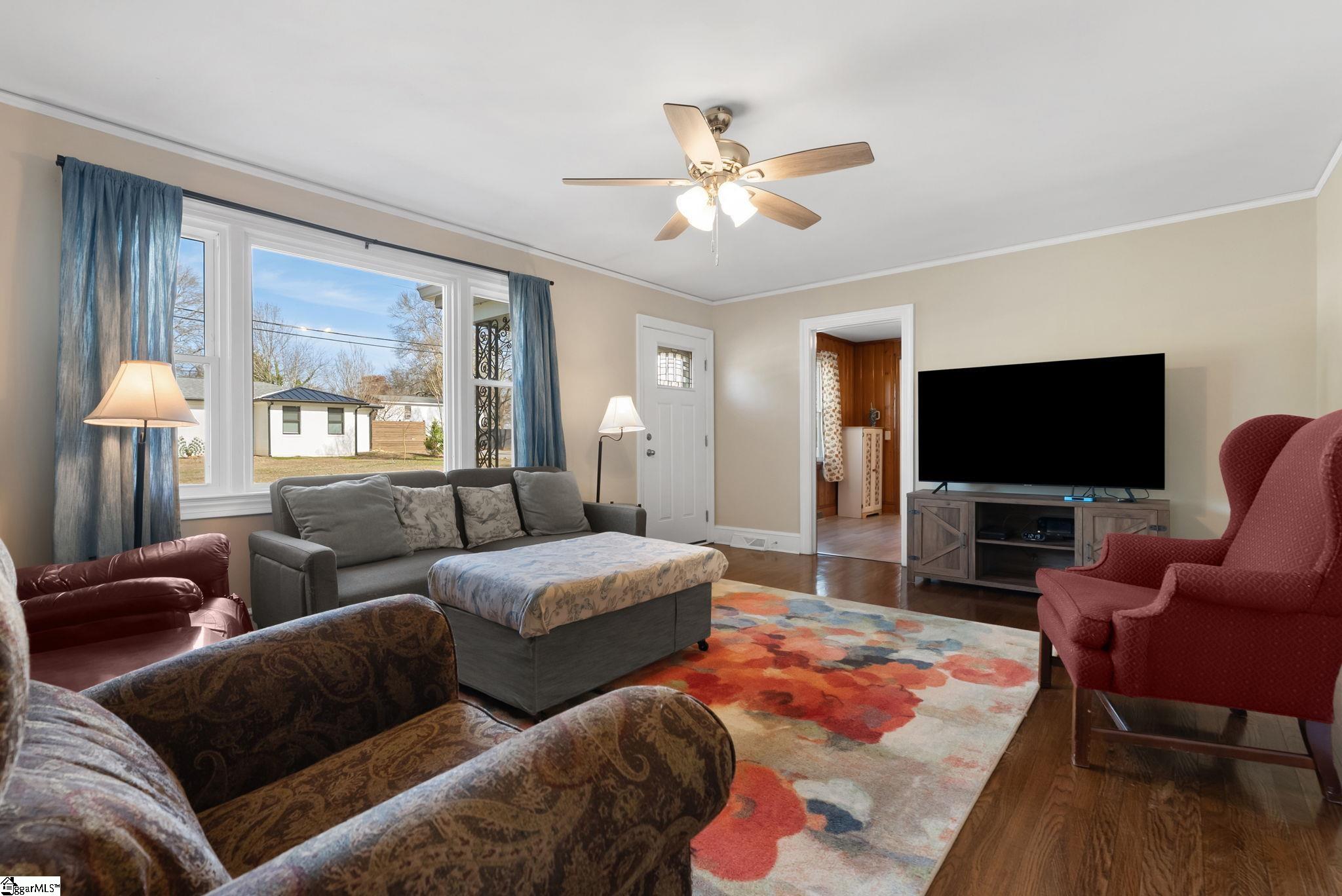 200 Oates Avenue Easley, SC 29640 - Photo 7 of 34