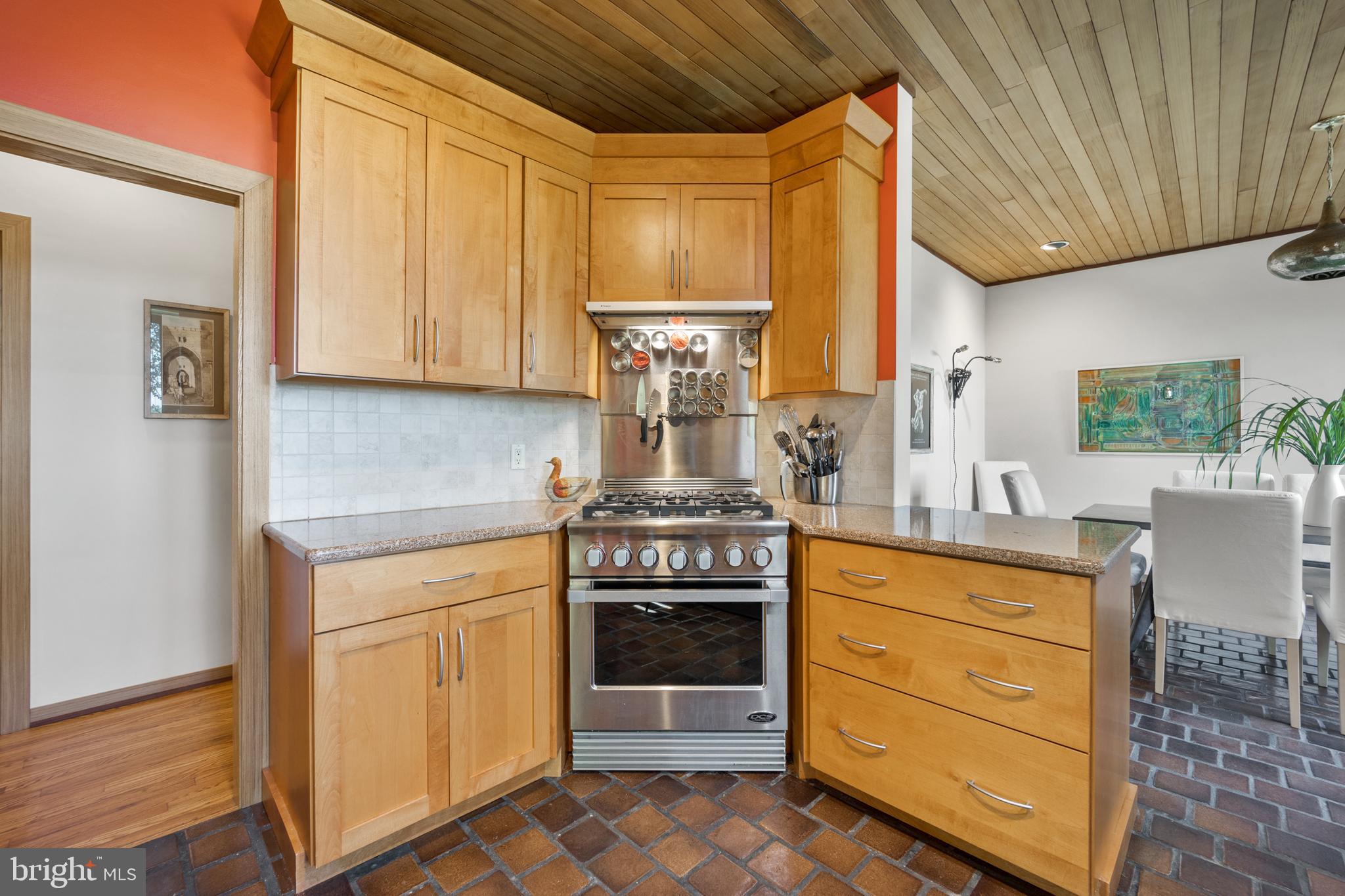 1646 Hilltop Road Spring City, PA 19475 - Photo 15 of 48 Kitchen open to DR - propane range