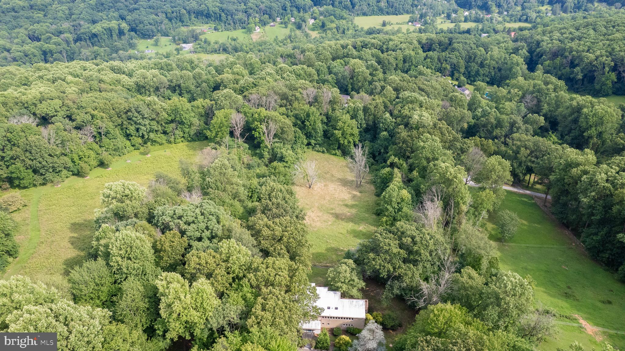 1646 Hilltop Road Spring City, PA 19475 - Photo 44 of 48 Front Aerial