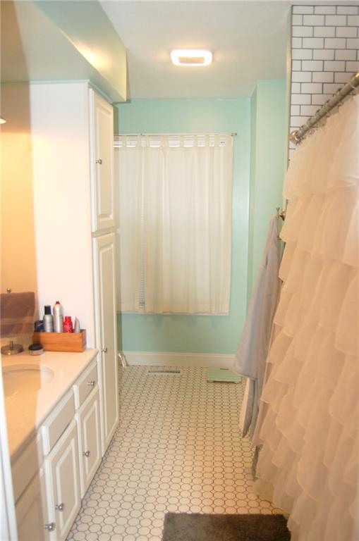 6084 Brandermill Ridge Columbus, IN 47203 - Photo 12 of 19 Gallery Image 12