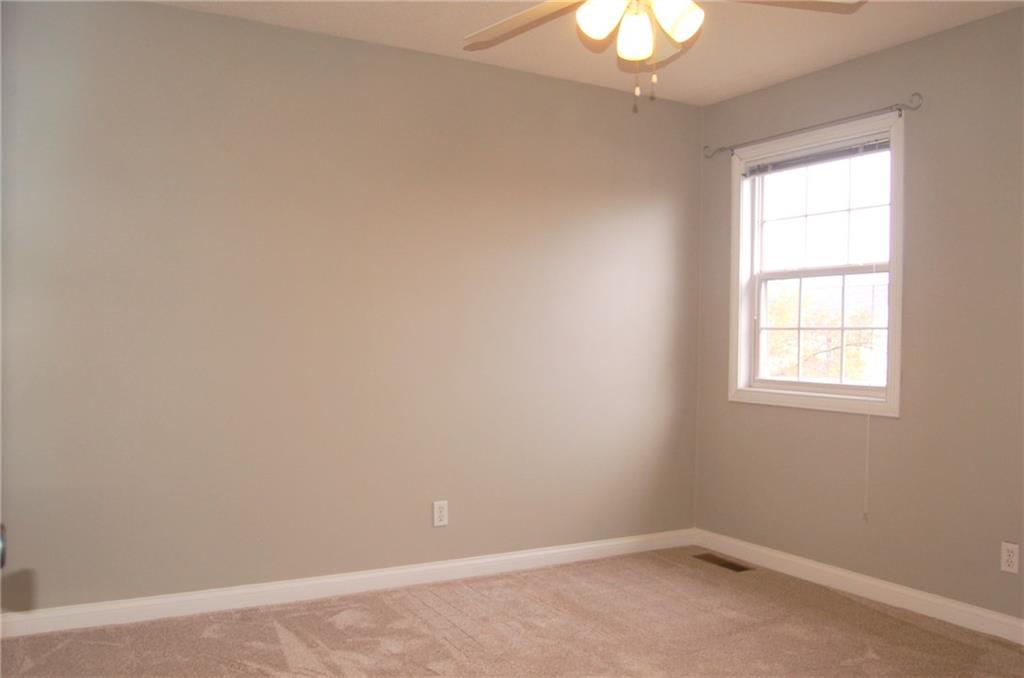 6084 Brandermill Ridge Columbus, IN 47203 - Photo 15 of 19 Gallery Image 15