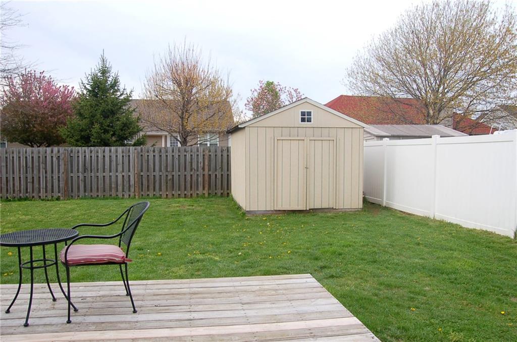 6084 Brandermill Ridge Columbus, IN 47203 - Photo 18 of 19 Gallery Image 18