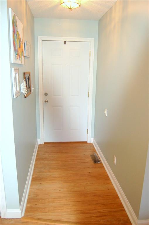 6084 Brandermill Ridge Columbus, IN 47203 - Photo 4 of 19 Gallery Image 4