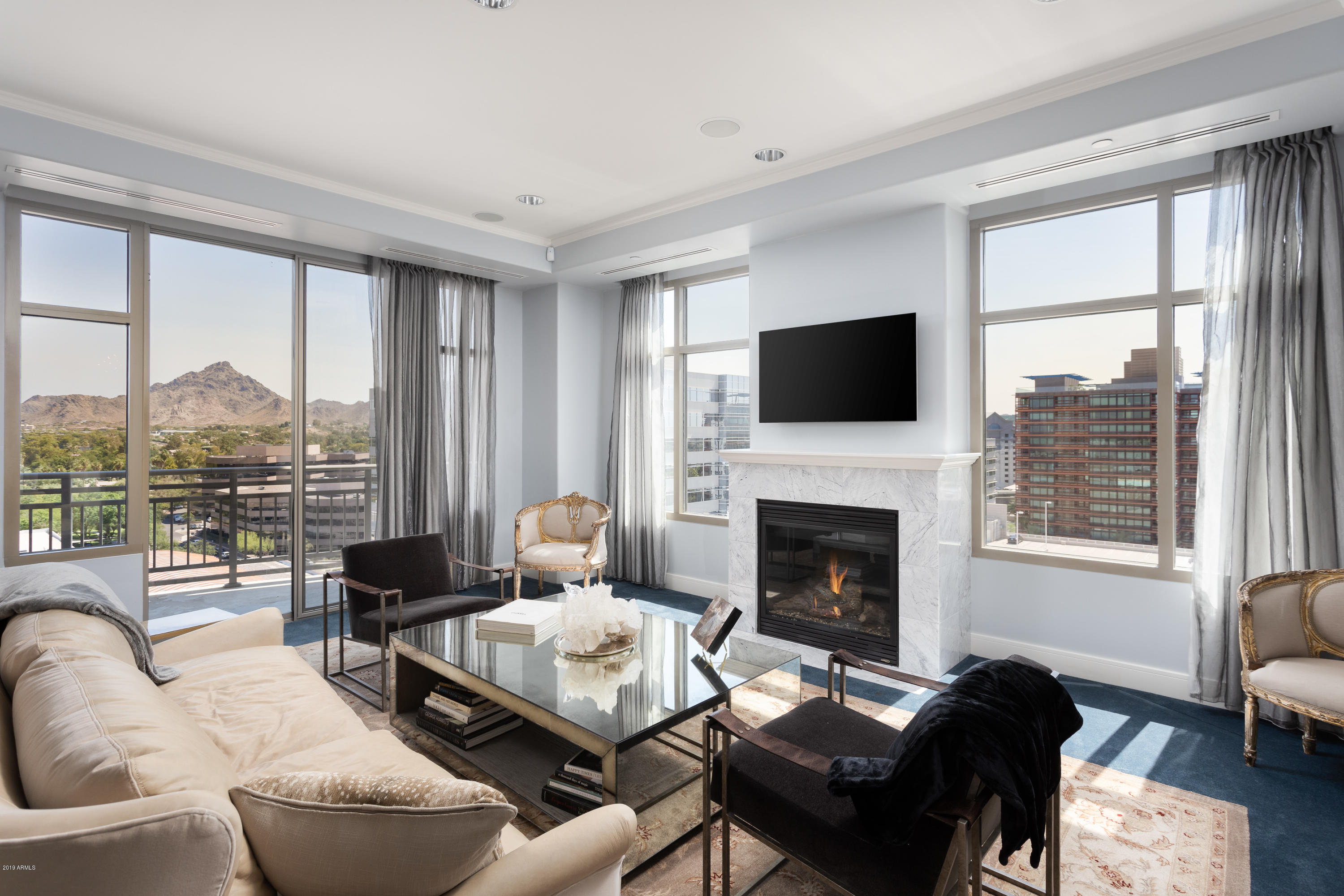 2211 East Camelback Road, Unit 1102 Phoenix, AZ 85016 - Photo 3 of 31 2211 E. Camelback Rd.-3 living room