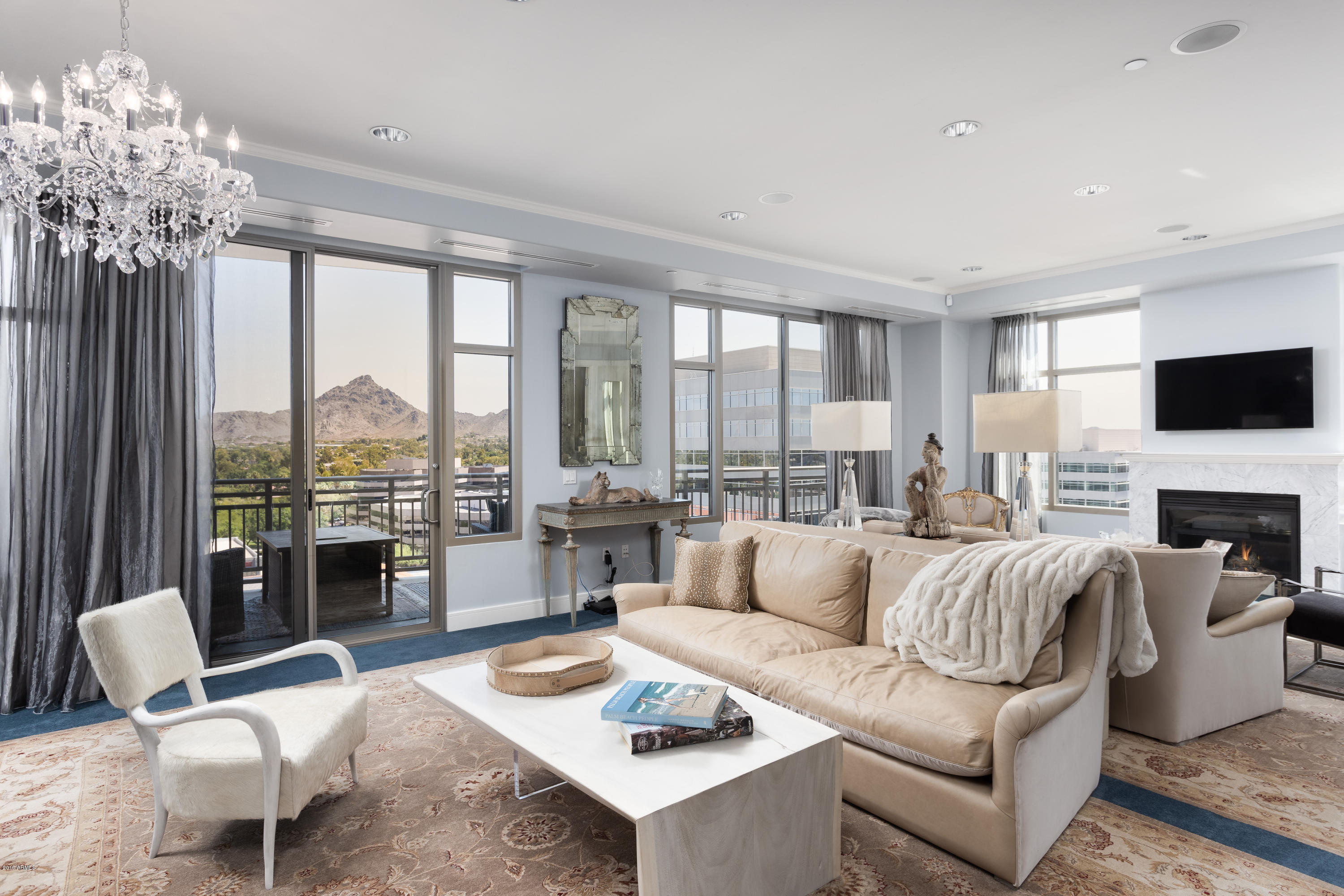 2211 East Camelback Road, Unit 1102 Phoenix, AZ 85016 - Photo 5 of 31 2211 E. Camelback Rd.-5 living room