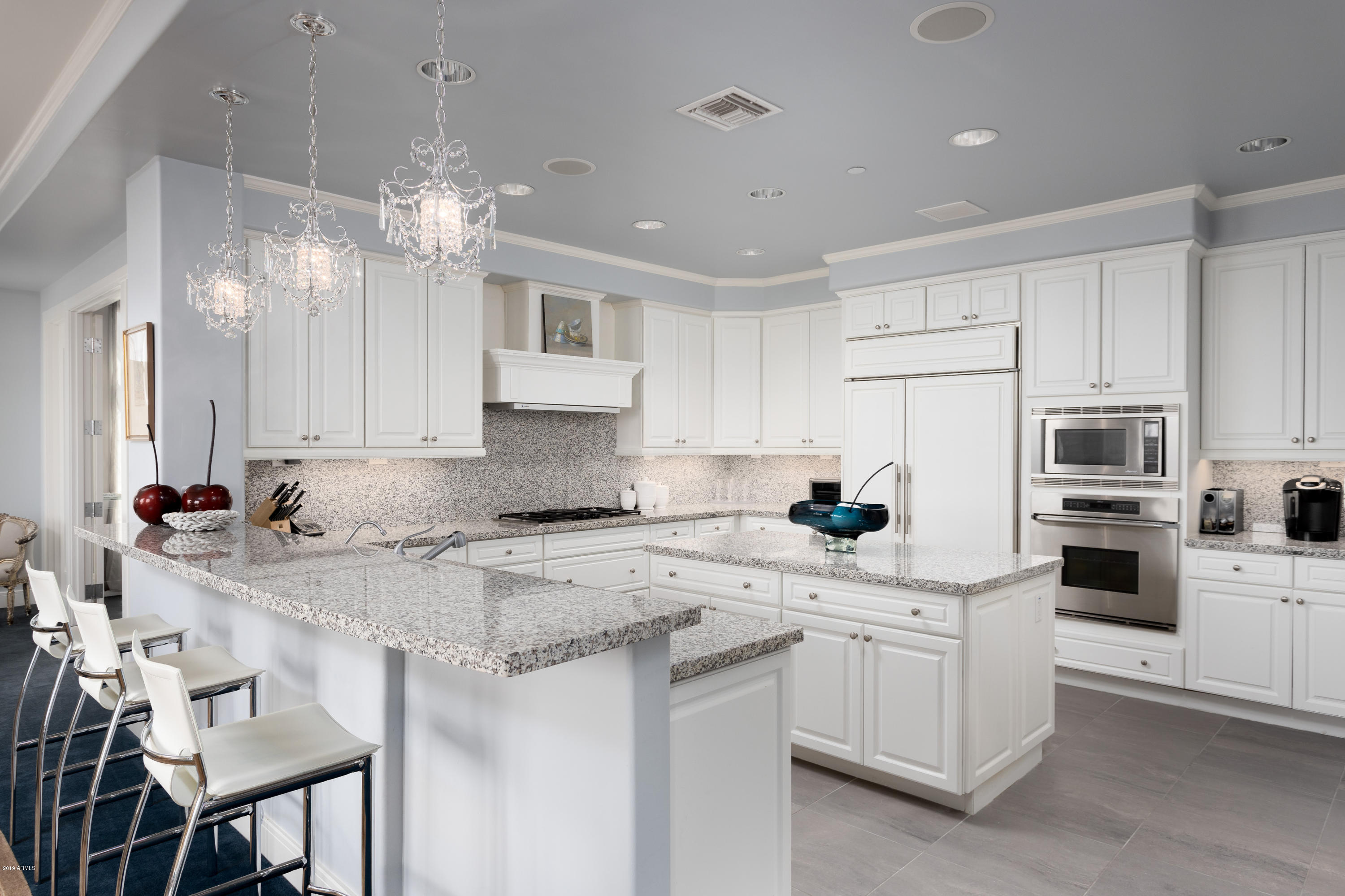 2211 East Camelback Road, Unit 1102 Phoenix, AZ 85016 - Photo 8 of 31 2211 E. Camelback Rd.-8 kitchen