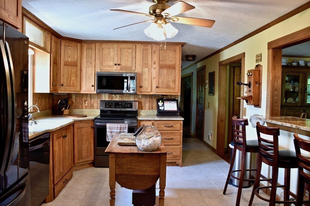 215 Partridge Hill Road Charlton, MA 01507 - Photo 9 of 24 Gallery Image 9