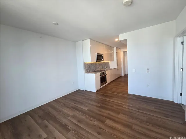 $3,000 | 987 Queen Street, Unit 3705, Honolulu, HI 96814