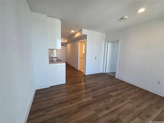 $3,000 | 987 Queen Street, Unit 3705, Honolulu, HI 96814