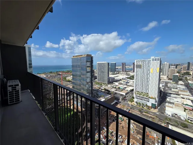 $3,000 | 987 Queen Street, Unit 3705, Honolulu, HI 96814