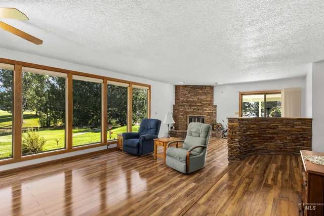 $625,000 | 918 North Eagle Hills Way, Eagle, ID 83616