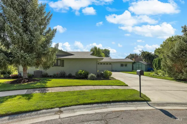 $625,000 | 918 North Eagle Hills Way, Eagle, ID 83616