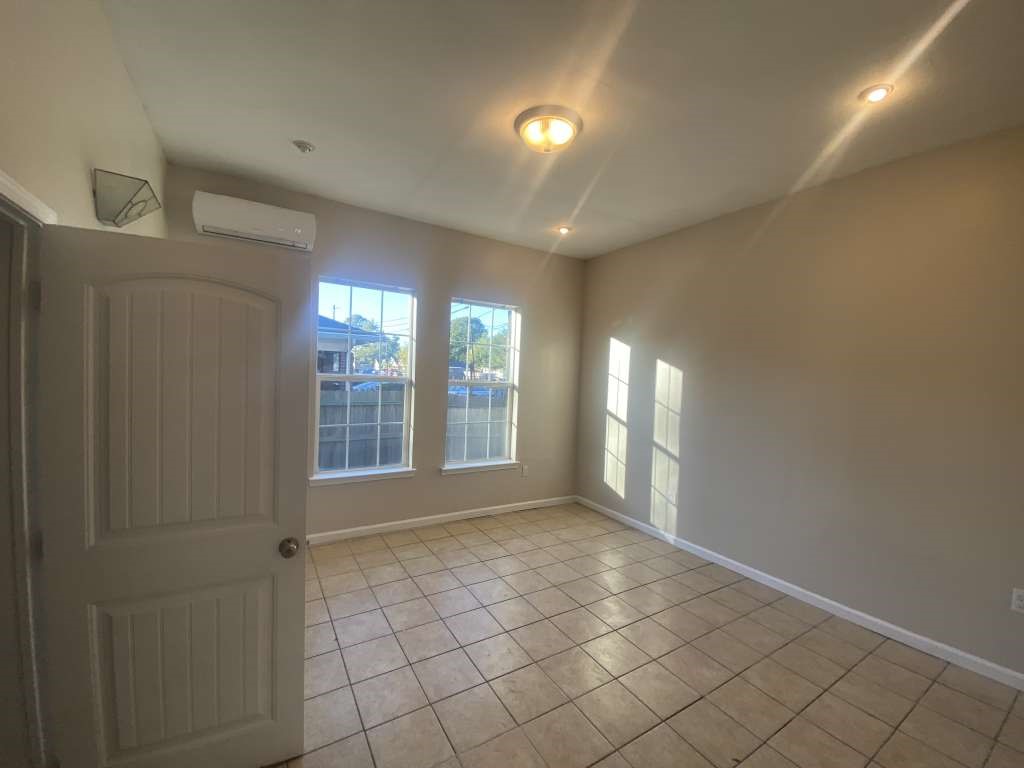 1910 Worms Street Houston, TX 77020 - Photo 8 of 13