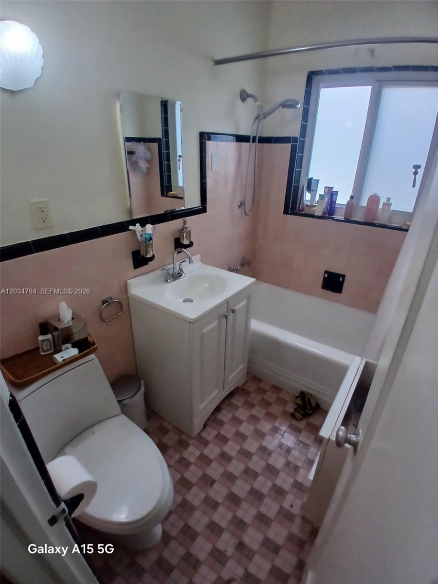 4427 Southwest 16th Street Miami, FL 33134 - Photo 11 of 18