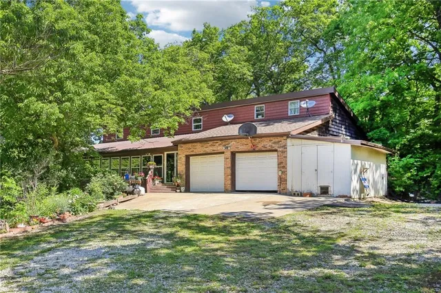 $599,000 | 828 Southeast 601st Road, Leeton, MO 64761