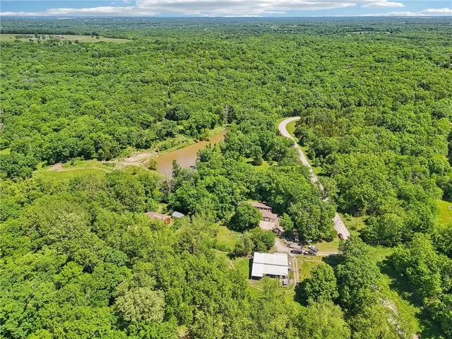 $599,000 | 828 Southeast 601st Road, Leeton, MO 64761