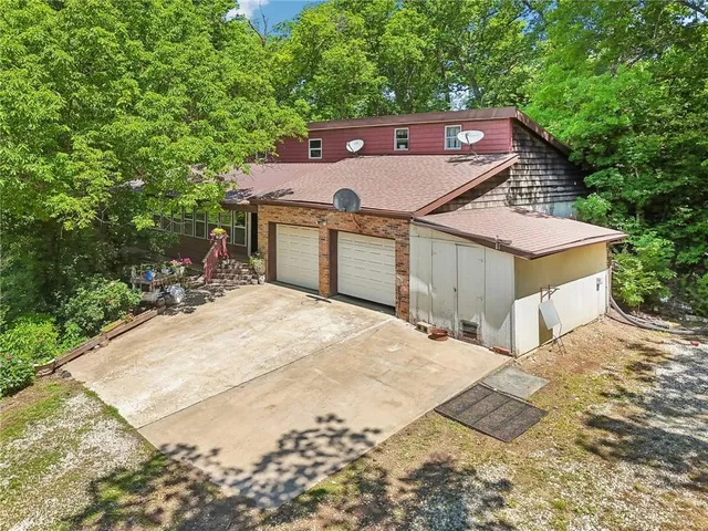 $599,000 | 828 Southeast 601st Road, Leeton, MO 64761