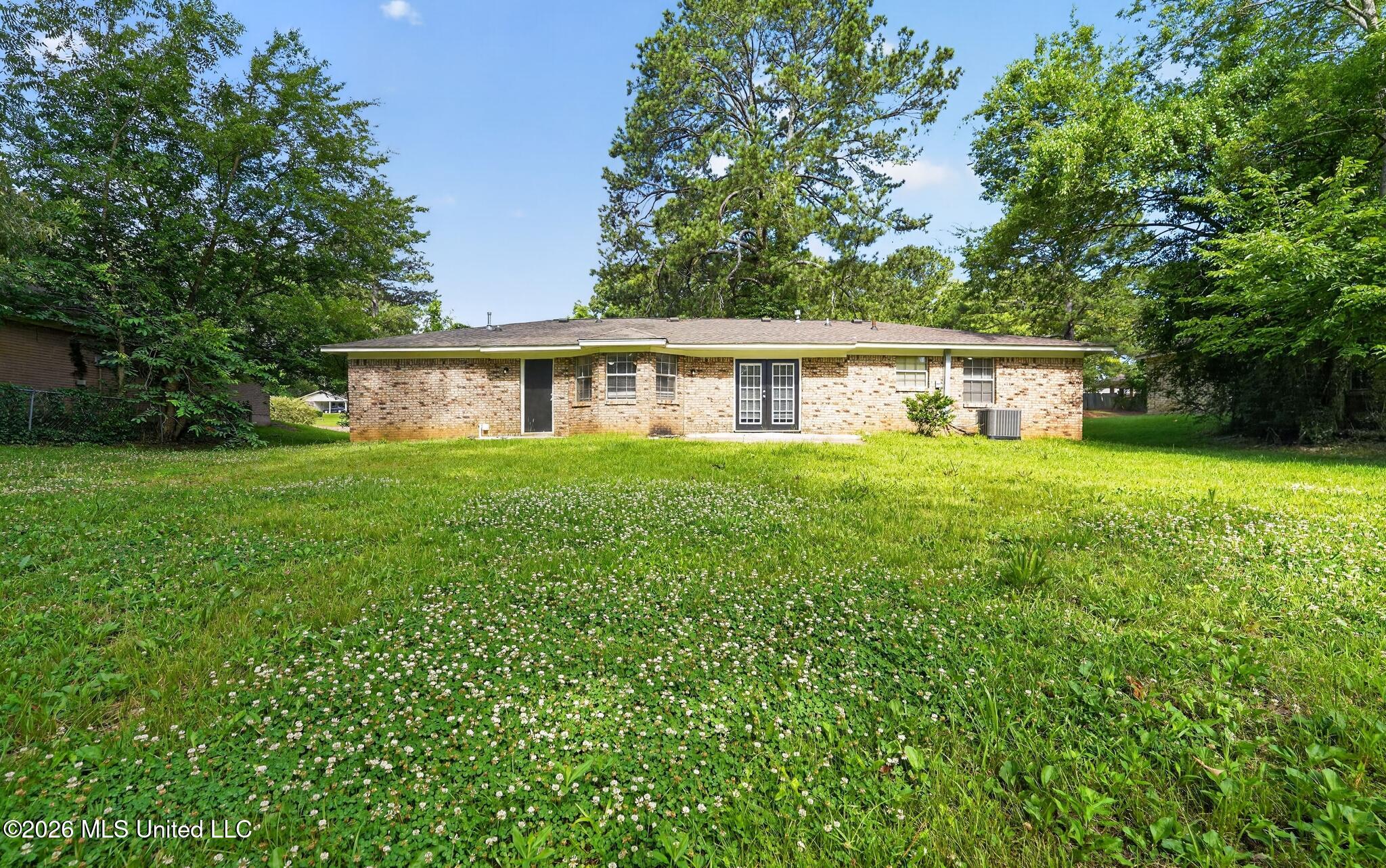 206 Valley Ridge Drive Jackson, MS 39206 - Photo 2 of 34 06_206_Valley_Ridge_Dr-Exterior-34-1