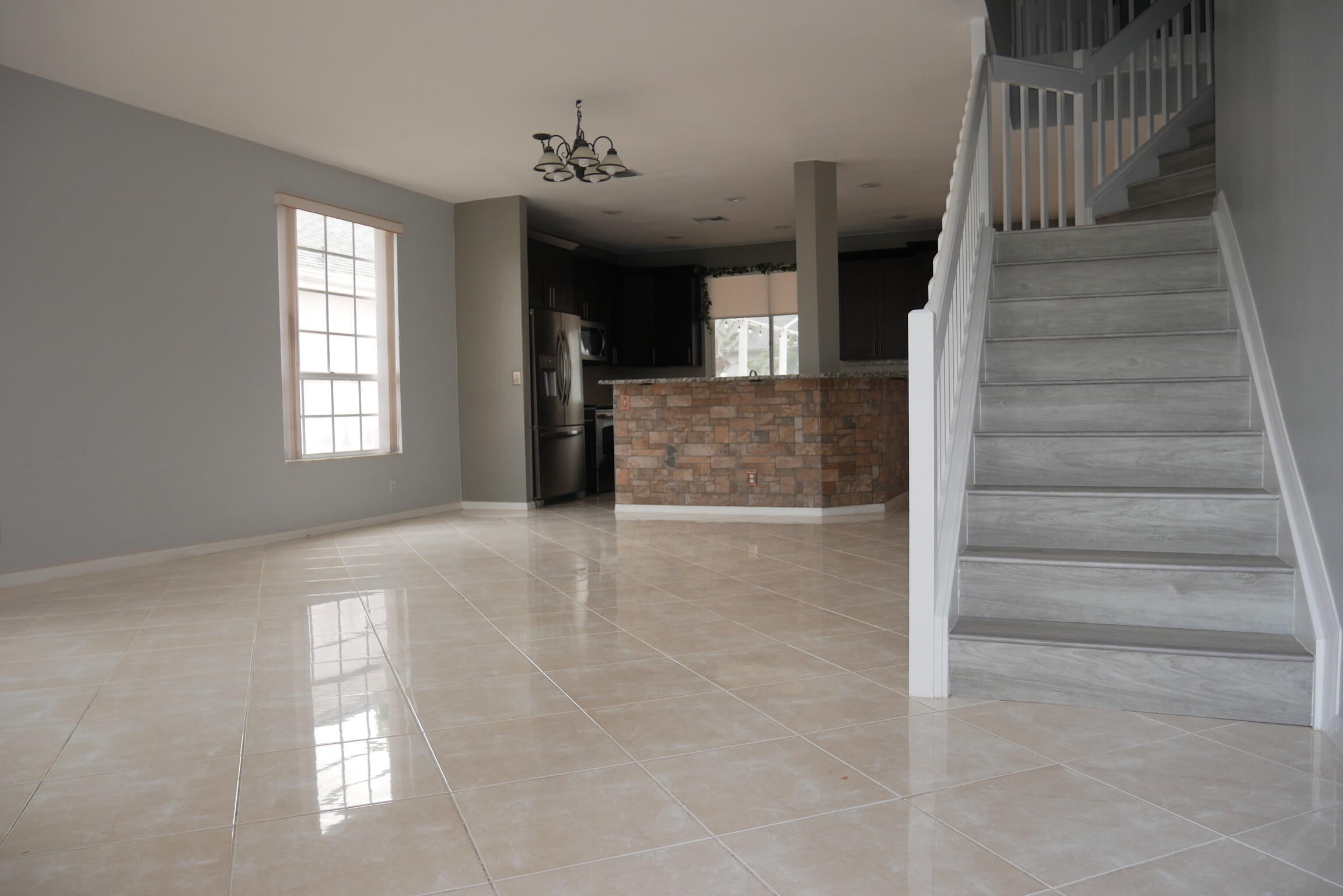 1039 Aviary Road Wellington, FL 33414 - Photo 3 of 15 7db9481a7b8c-34DEB8A2_FAF3_43C8_9170_C8C