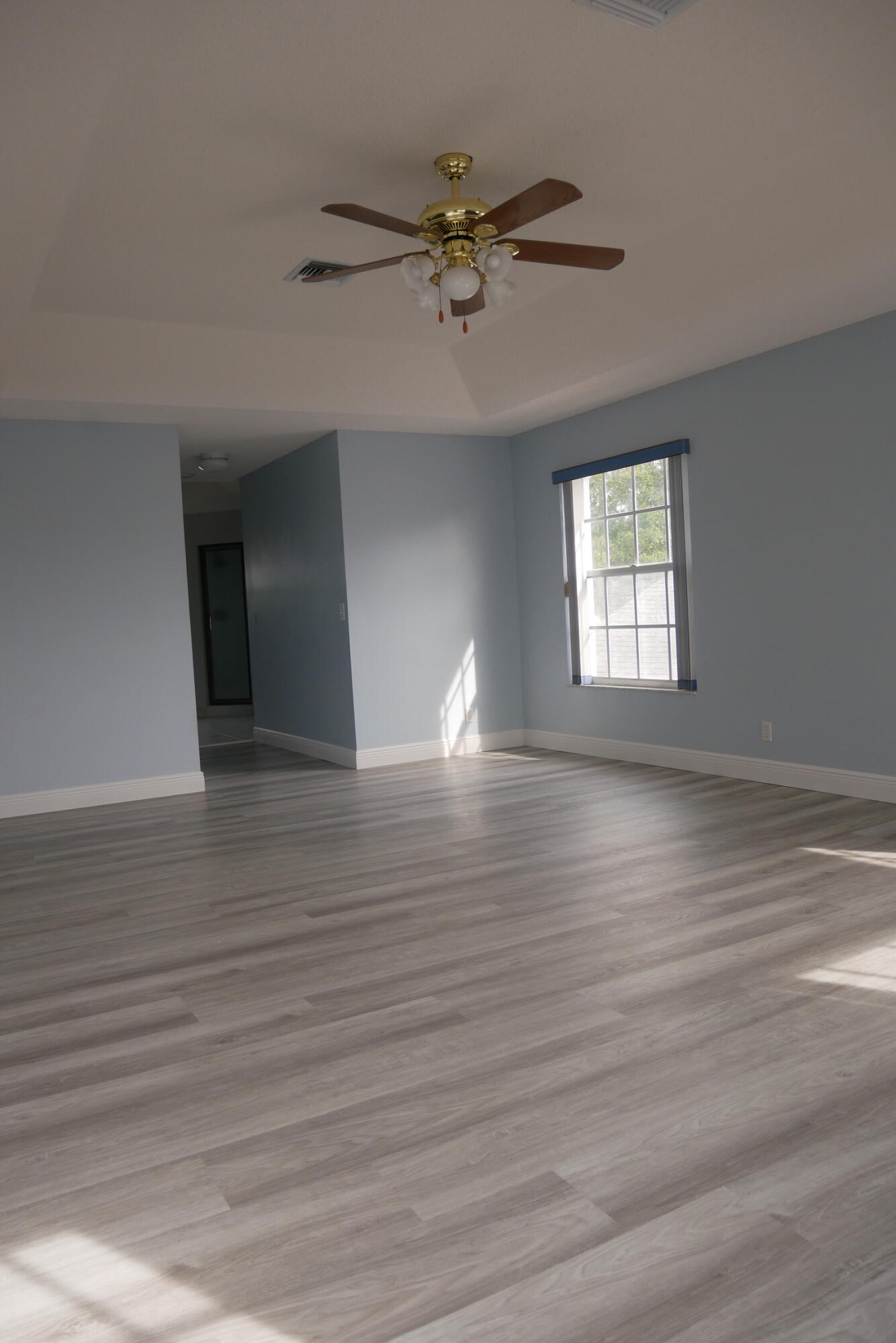 1039 Aviary Road Wellington, FL 33414 - Photo 6 of 15 5a95937135cf-D4844F60_3C1D_4B3F_9910_D67