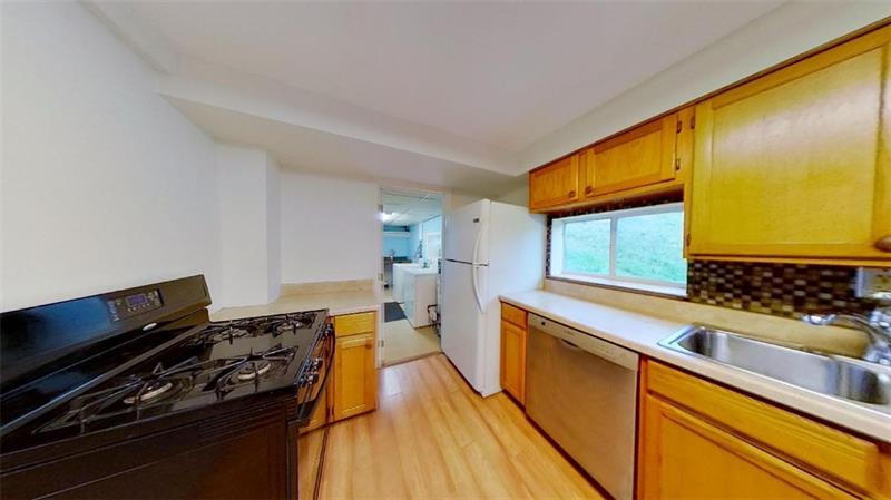 5627 Curry Road Pittsburgh, PA 15236 - Photo 8 of 15 Gallery Image 8