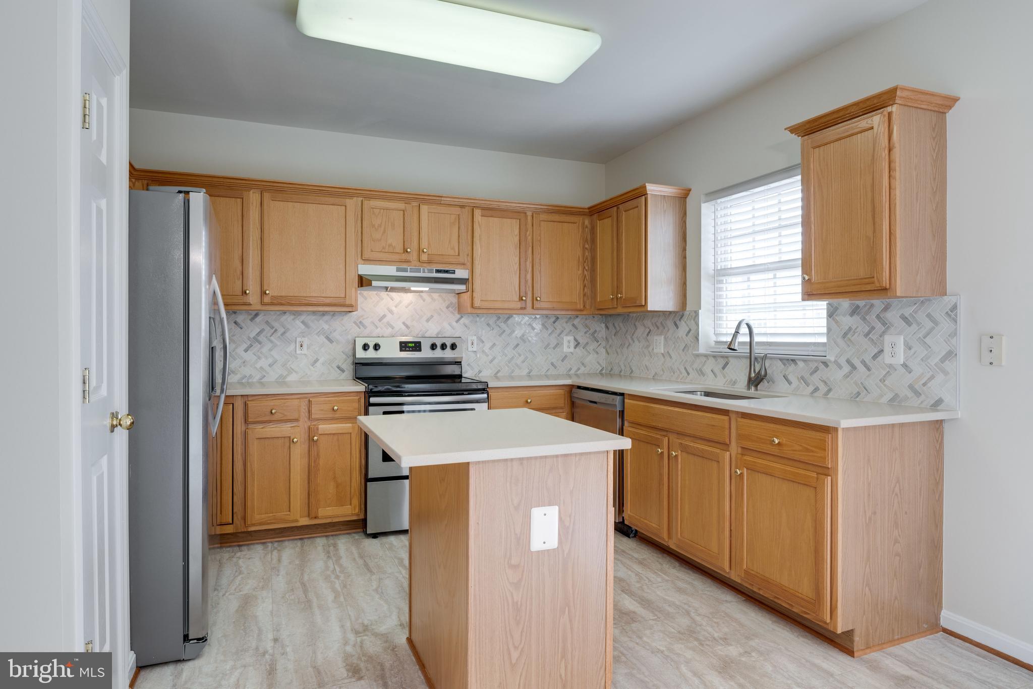 9058 Two Bays Road Lorton, VA 22079 - Photo 23 of 42 Kitchen Overview