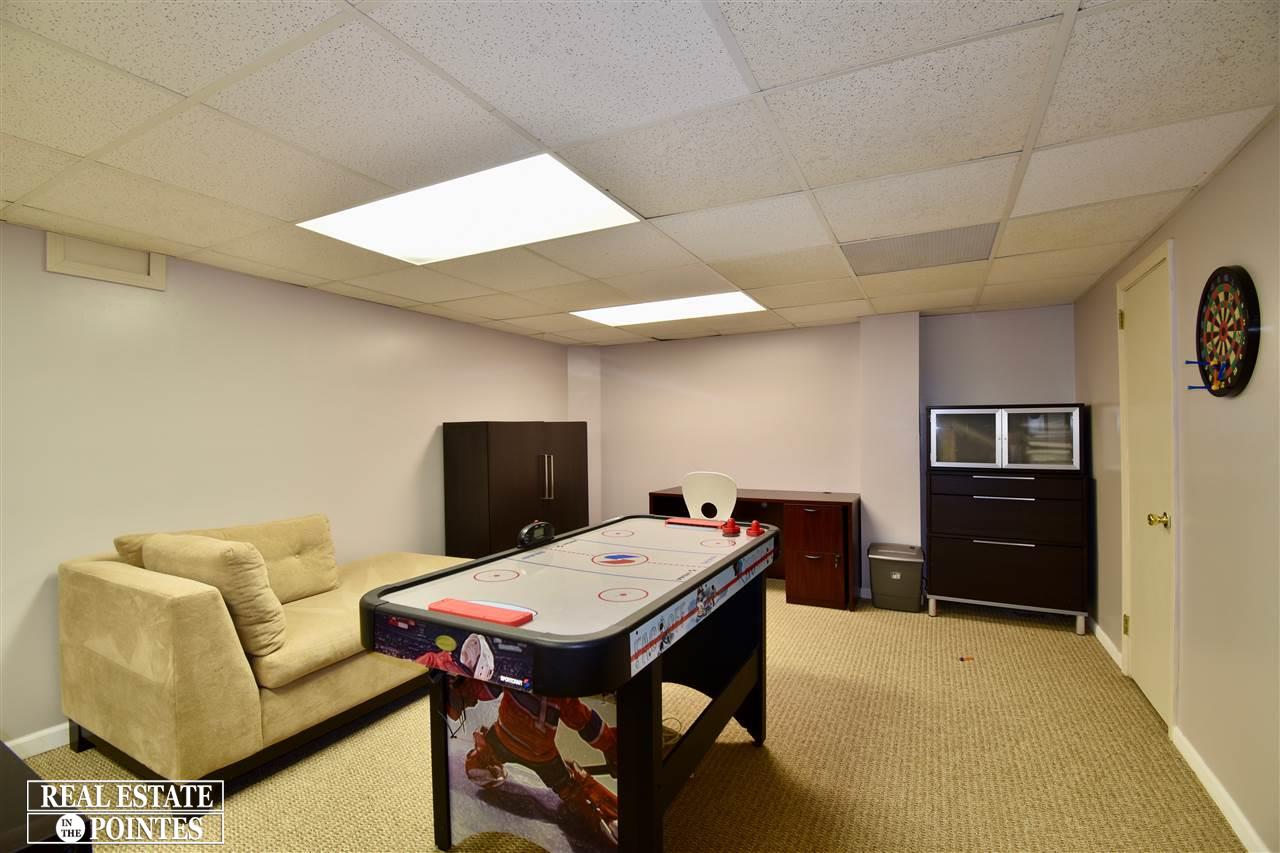 1280 North Oxford Road Grosse Pointe Woods, MI 48236 - Photo 20 of 27