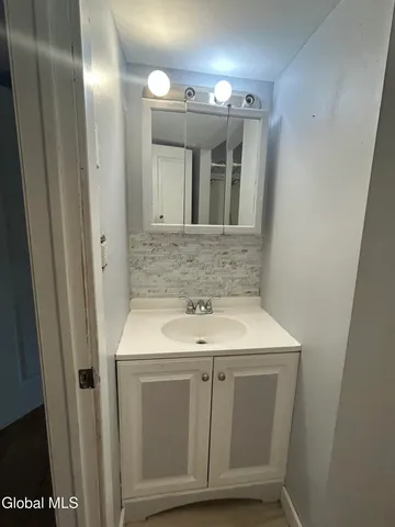 $165,000 | 3 Tenandaho Lane, Mechanicville, NY 12118