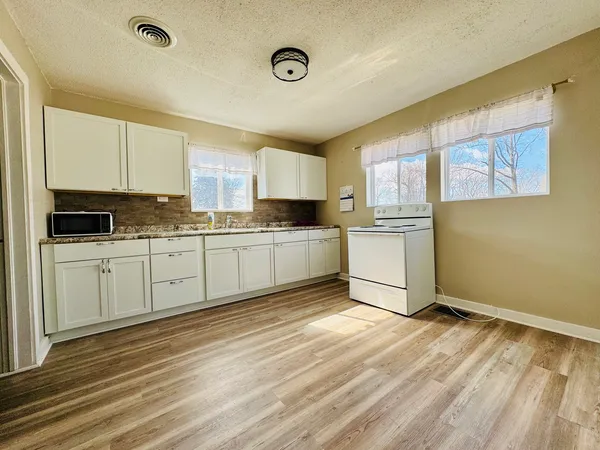 $109,000 | 103 East North Street, Sesser, IL 62884