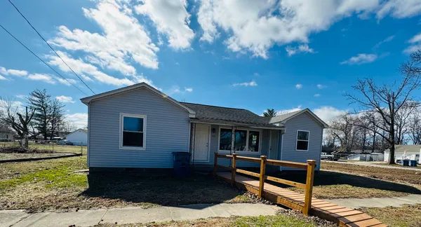 $109,000 | 103 East North Street, Sesser, IL 62884