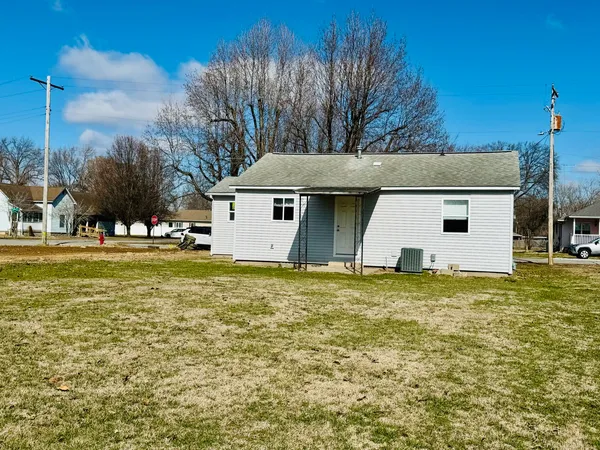 $109,000 | 103 East North Street, Sesser, IL 62884