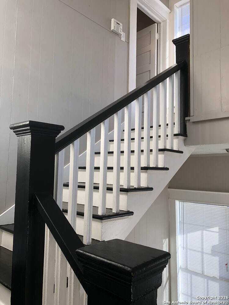 215 Rigsby Avenue San Antonio, TX 78210 - Photo 11 of 13 a view of entryway