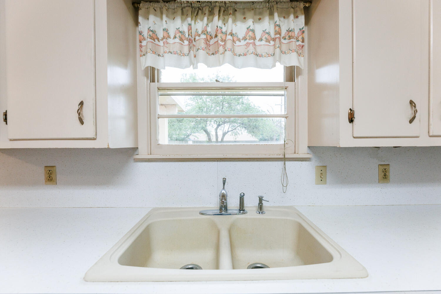 5220 7th Street Lubbock, TX 79416 - Photo 15 of 34 Kitchen