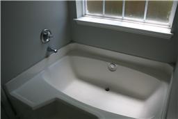 127 La View Road Hendersonville, TN 37075 - Photo 5 of 12 Spa tub in main bathroom!