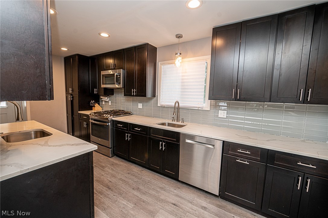 2437 White Road Cleveland, OH 44118 - Photo 10 of 21 Gallery Image 10