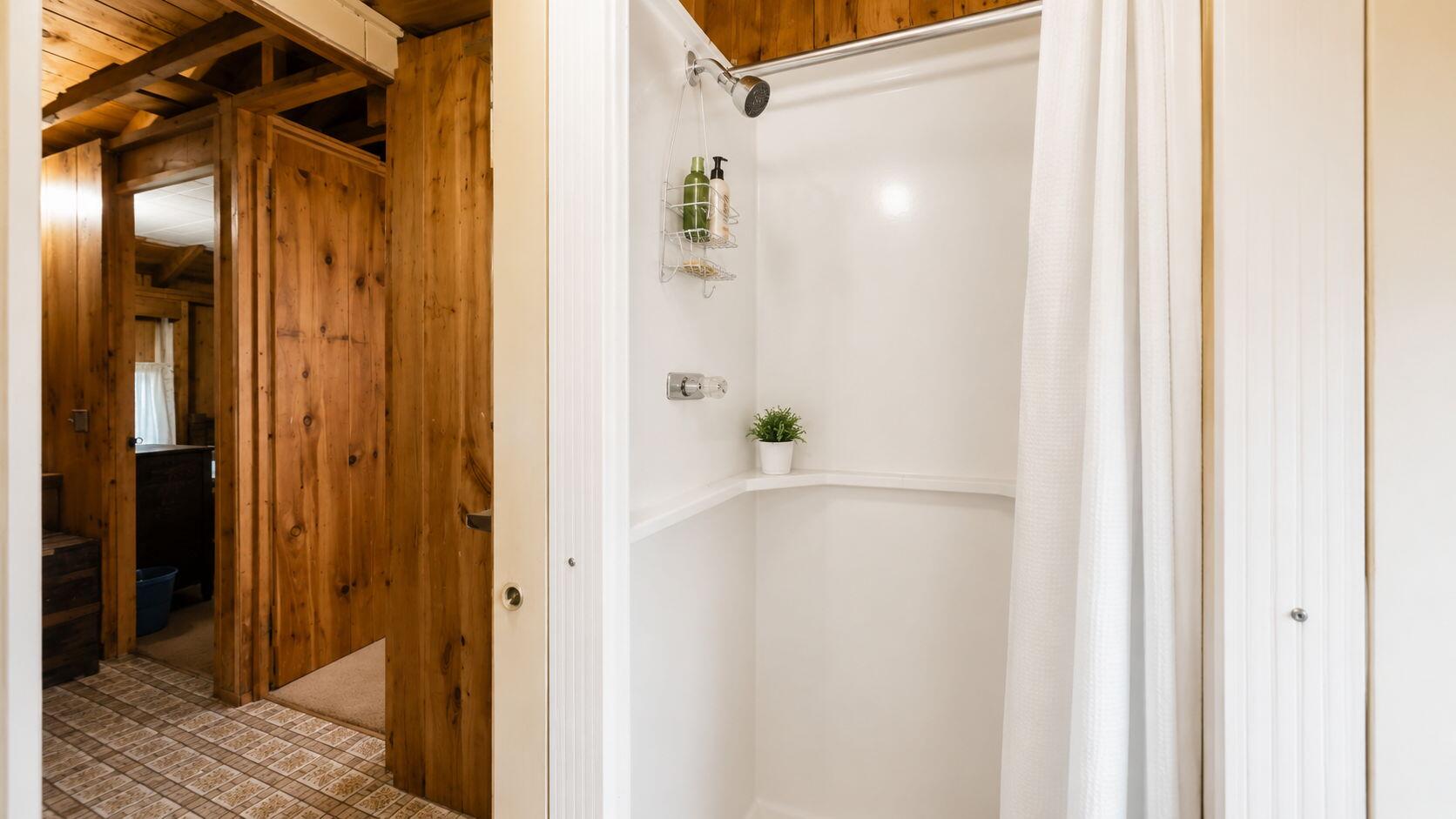 331 Mt Hunger Shore Road Raymond, ME 04071 - Photo 21 of 28 2nd floor full bath