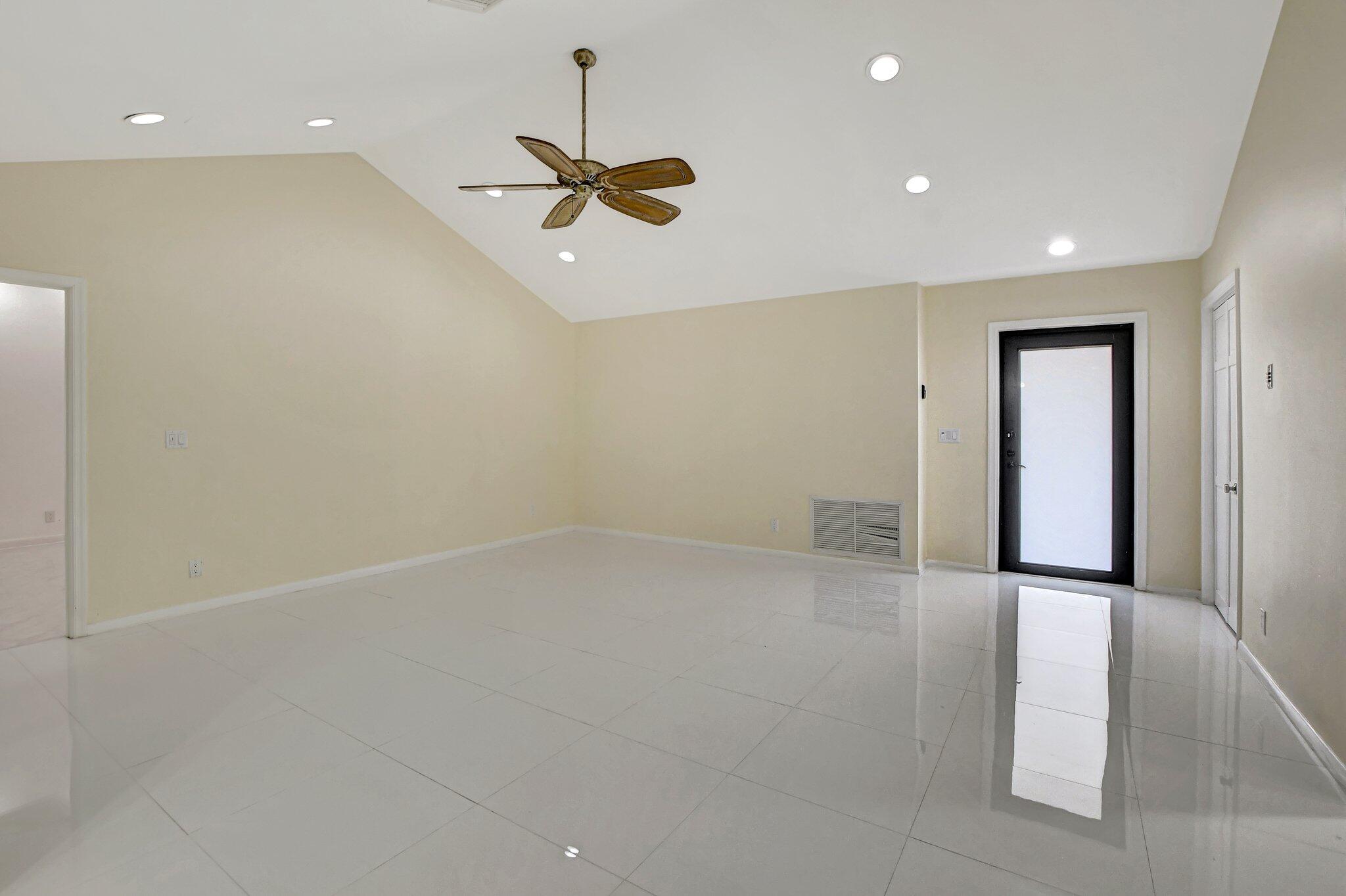 8923 Old Pine Road Boca Raton, FL 33433 - Photo 6 of 29 8-web-or-mls-DSC_0371