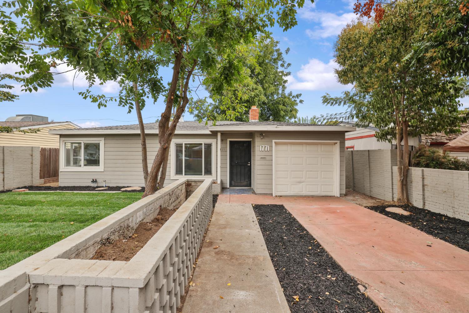 1771 Del Rio Drive Stockton, CA 95204 - Photo 4 of 32 Gallery Image 4