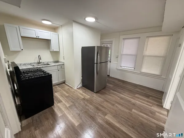 $1,495 | 33 Star Street, Unit 5, Ansonia, CT 06401